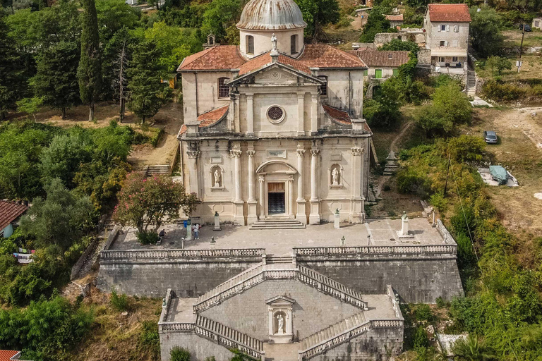 Kotor: Excursión guiada en kayak por la bahía de Kotor