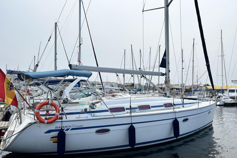 Alicante: Sailboat ride in Alicante Bay Private sailing trip in Alicante Bay