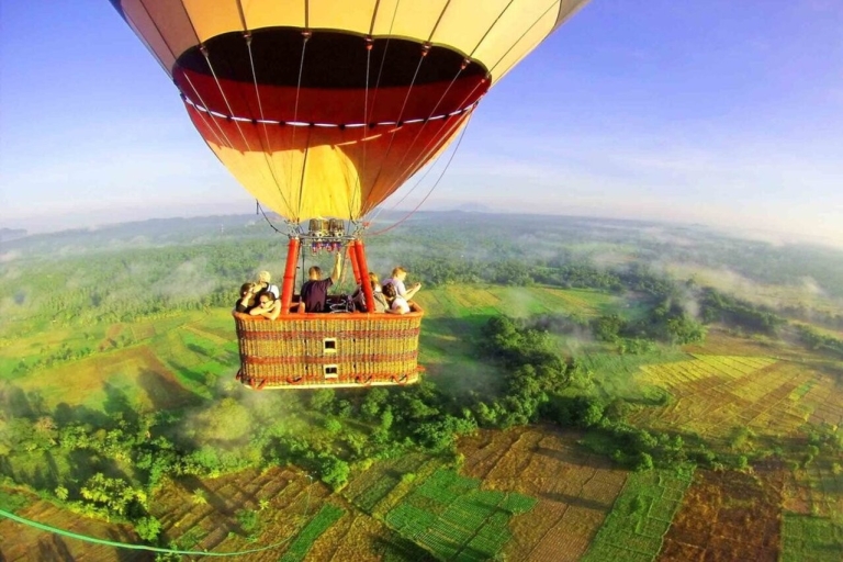Lot balonem na ogrzane powietrze w Dambulli