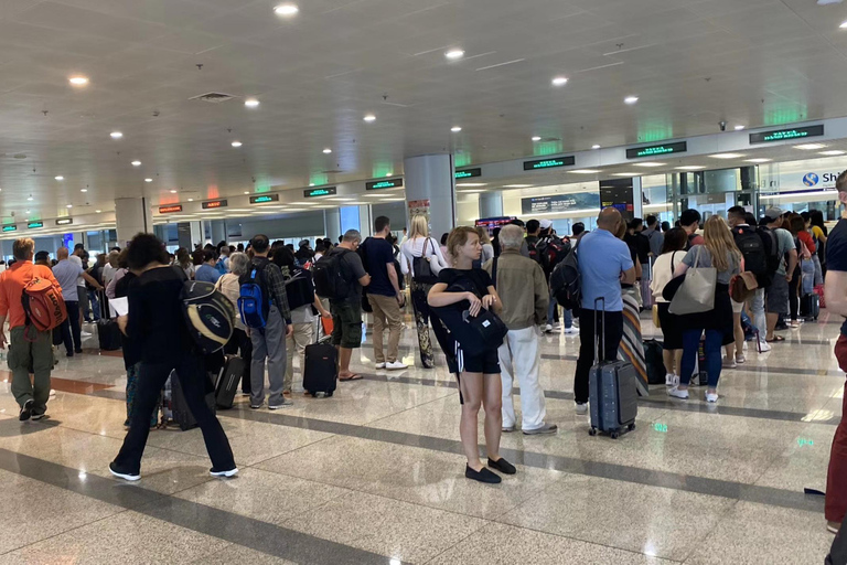 Desde el aeropuerto de Ho Chi Minh Llegada internacional por vía rápida