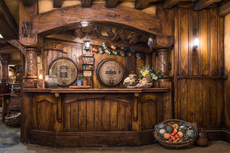 Auckland: Hobbiton Movie Set Tour &amp; Buffet Lunch Combo