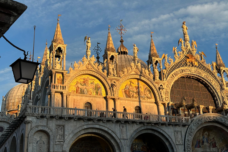 Venetië: prioritaire toegang tot de Basilica di San Marco, gastheer en audiogidsBasiliek: voorrang bij de toegang, reisleider/reisleidster en audiogids