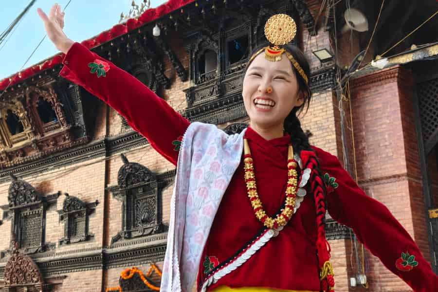 Kathmandu: Fotoshooting in traditioneller Kleidung & Lebensmittelverkostung. Foto: GetYourGuide Kathmandu: Fotoshooting in traditioneller Kleidung & Lebensmittelverkostung. Foto: GetYourGuide