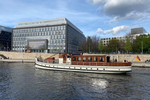 Berlin: Historic Boat Sightseeing City Center Tour Berlin: Historic Spree Sightseeing Boat Tour of City Center