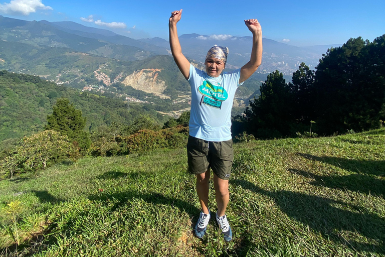 MEDELLÍN: Wanderung zu den Wolken: Erkunde den Cerro de las 3 Cruces (3-Kreuze-Berg)