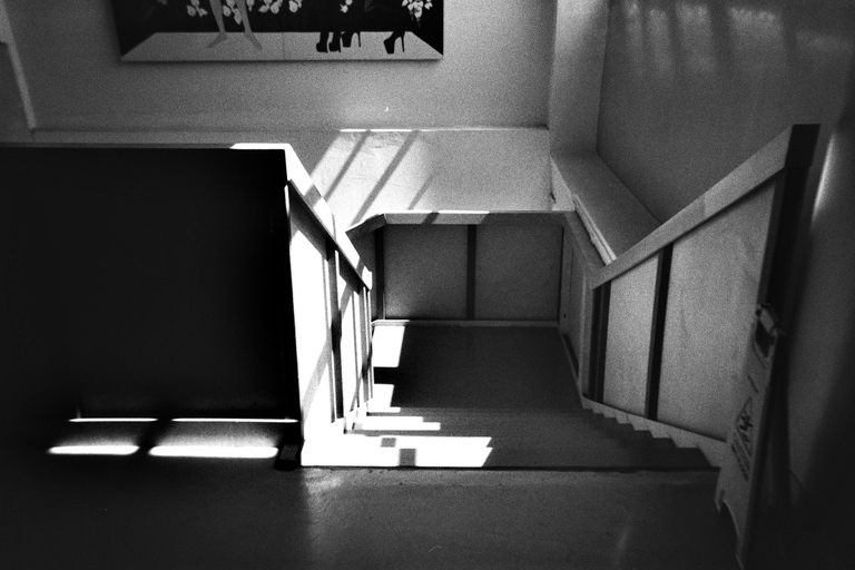 Tbilisi: Photo Walk Tour with Soviet Modernism