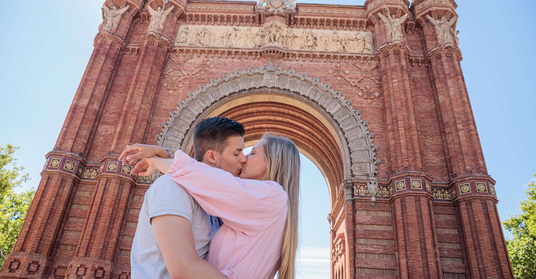 Barcelona, Private Photoshoot at Arc de Triomf - Housity