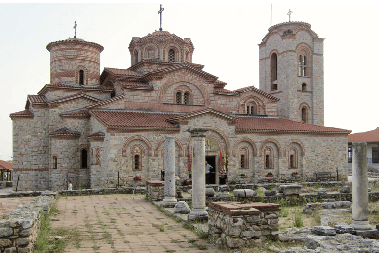 Kastoria: Private Lakes Tour to Pogradec, Ohrid & Bitola