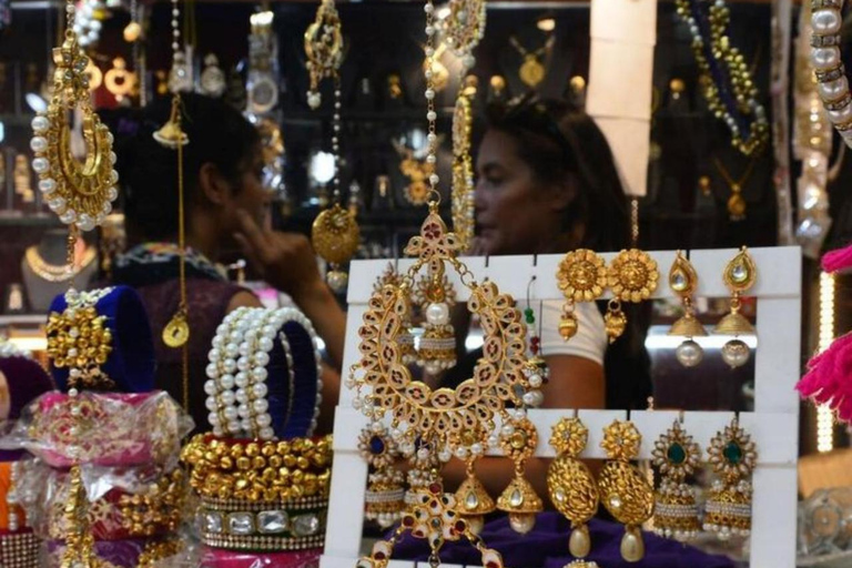 Private Delhi Styling & Shopping with Local Expert Private Delhi Styling & Shopping with Local Expert
