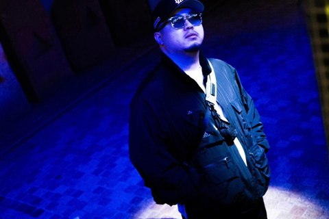 Tokyo: Private Shibuya Neon Lights Photo Tour