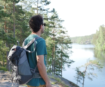 From Helsinki: Nuuksio National Park Hiking Tour with Food