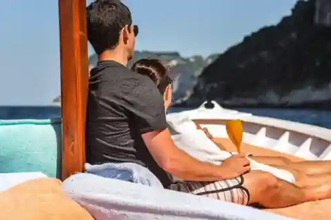 Private Bootsfahrt nach Capri mit Aperitif inklusive