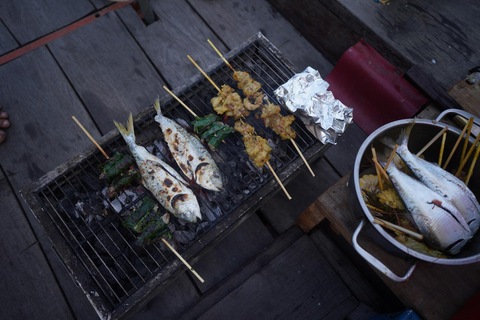 HoiAn: Sunset Fishing Boat Tour and BBQ Dinner with locals