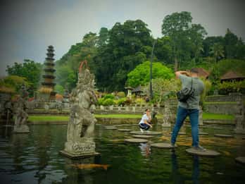Bali: Traditional Villages, Salt Farm & Tirta Gangga Tour