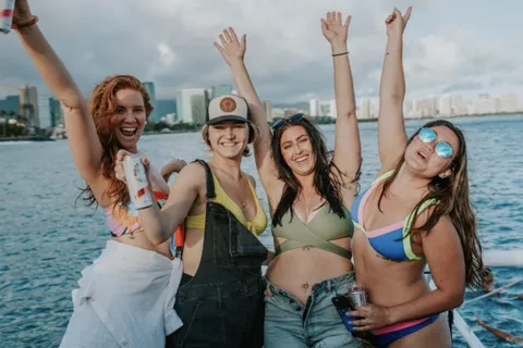 Honolulu: Paradise Waikiki Sunset Cruise