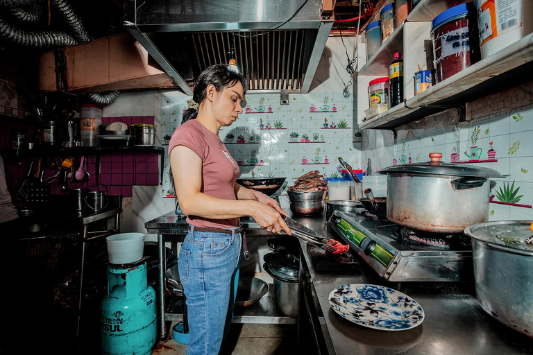 Manila: Binondo Bites Food Tour with 15+ Tastings