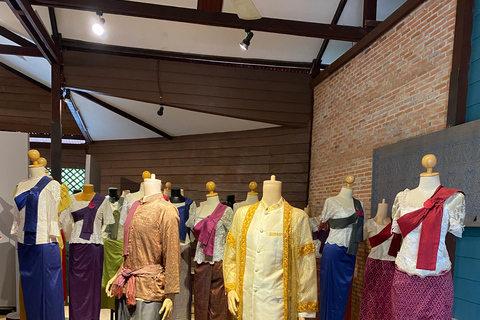 Siem Reap: Silk Farm & Killing Fields TukTuk Tour