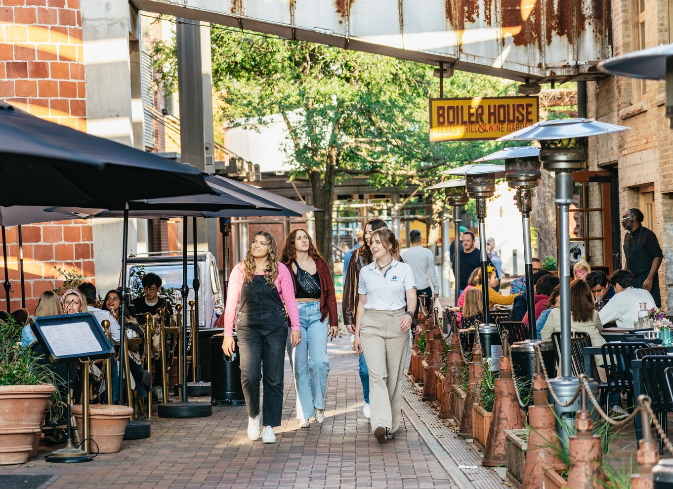 San Antonio: Førsteklasses køretur om aftenen med bådtur på floden