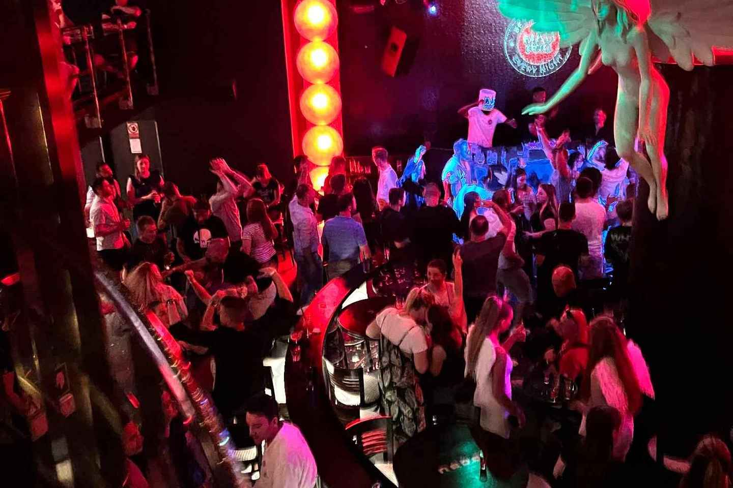 Prague: Pub Crawl with Shots & Entrance to Rooftop Club