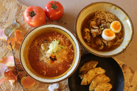 Osaka: Aula de culinária de Ramen e Gyoza sem glútenConjunto de Ramen e Gyoza sem glúten e saquê