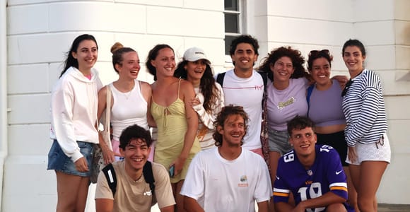From Gold Coast: Surf Lesson, Byron Bay Tour & Sunset Walk