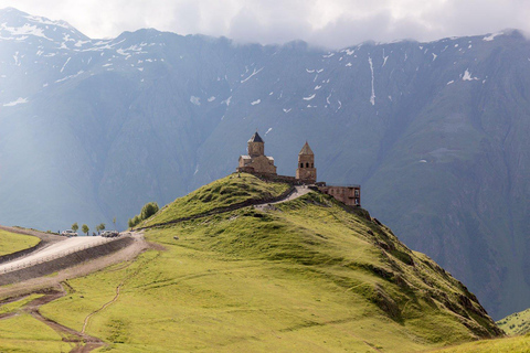 Äventyr i de georgiska högländerna: Kazbegi, Ananuri, GudauriÄventyr i Georgiens högländer: Kazbegi, Ananuri, Gudauri