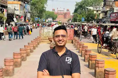 Discover Old & New Delhi: Private Tour with Street Food