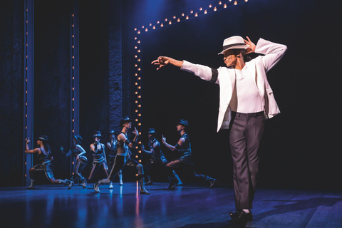 Hamburg: MJ – THE MICHAEL JACKSON MUSICAL & Boat Transfer