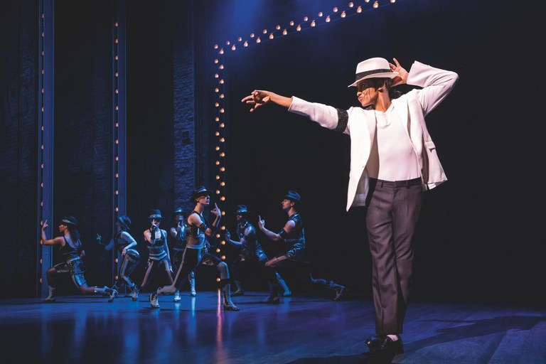 Hamburg: MJ – THE MICHAEL JACKSON MUSICAL & Boat Transfer