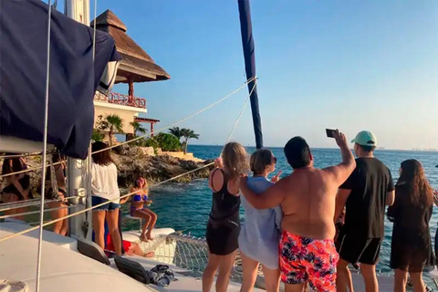 Riviera Maya: Full Day Private Catamaran to Isla Mujeres
