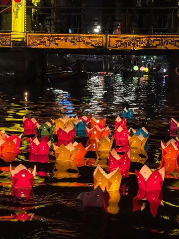 Hoi An River Lantern Boat Ride & Make a Wish Experience