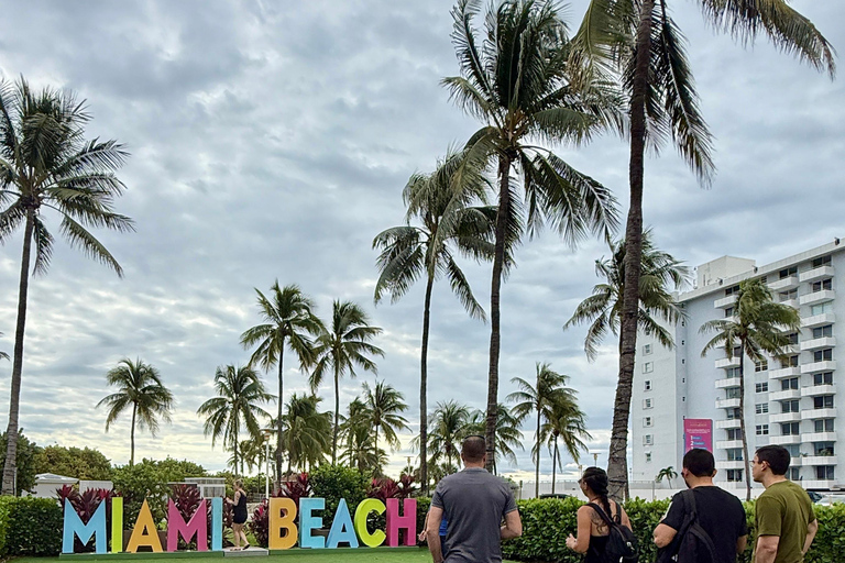 Art déco i świętowanie zachodu słońca – wycieczka piesza po Miami BeachArt déco i zachód słońca – wycieczka piesza po Miami Beach