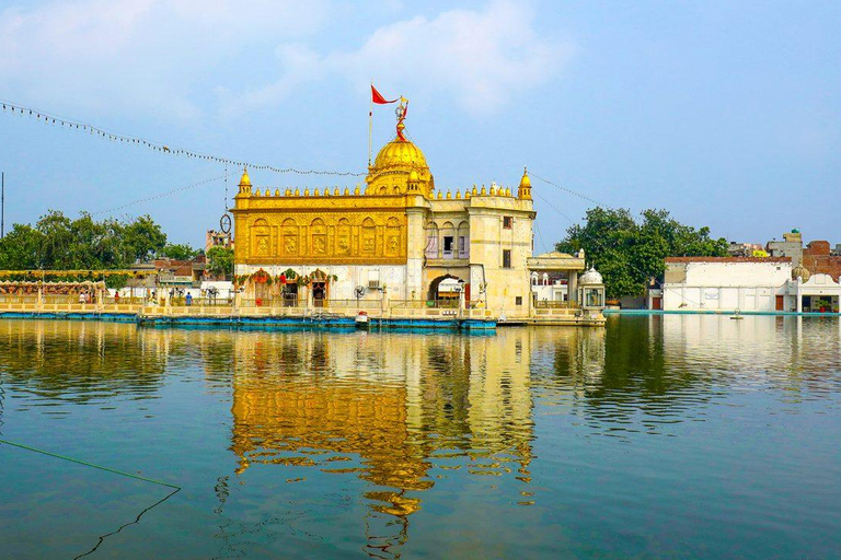 2-Day Delhi Sightseeing with Amritsar's Golden Temple Visit All-Inclusive tour