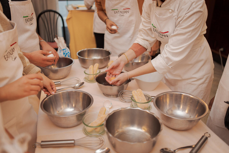 Roma: Aula de culinária de massas e tiramisu no centro da cidade