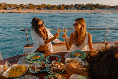 Au départ de Ierapetra : Croisière sur l'île de Chrissi avec déjeunerBillet pour le yacht et déjeuner inclus