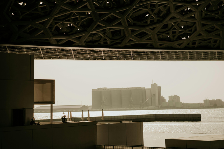 Private Full Day Abu Dhabi Tour with Louvre & Qasr Al Watan