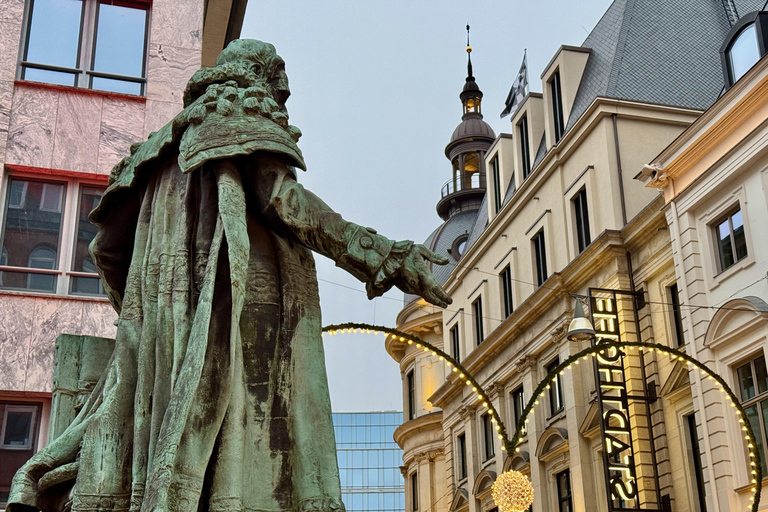 Christmas magic through Hamburg's old town
