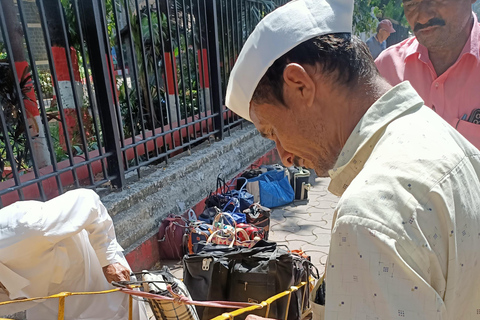 Ontmoet Dabbawala&#039;s Bezoek Dhobi Ghat en de sloppenwijk met een treinreis