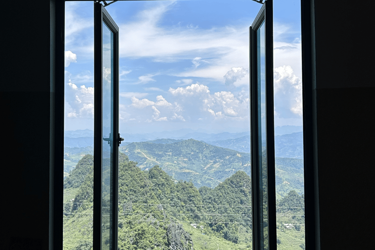 Tour di 4 giorni dell&#039;anello di Ha Giang con notte extra e pick-upTour in CABINA INDIVIDUALE DORME