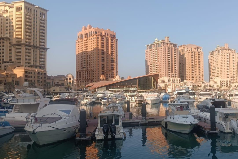 Tour pelos destaques de Doha com guia de turismo que fala alemãoTour pelos pontos turísticos de Doha com guia de turismo que fala alemão