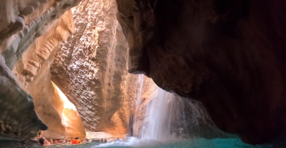 Muscat: Wadi Shab, Fins Beach, & Bimmah Sinkhole Tour