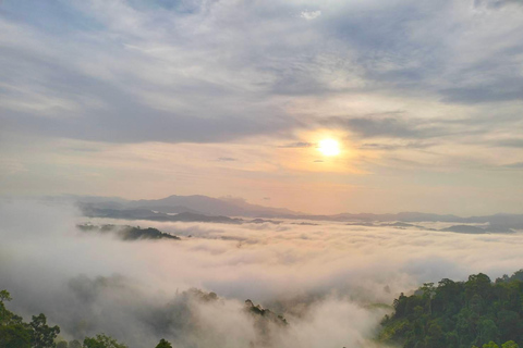 Khao Lak : Mer de brouillard sur une colline avec HomeStay One Night