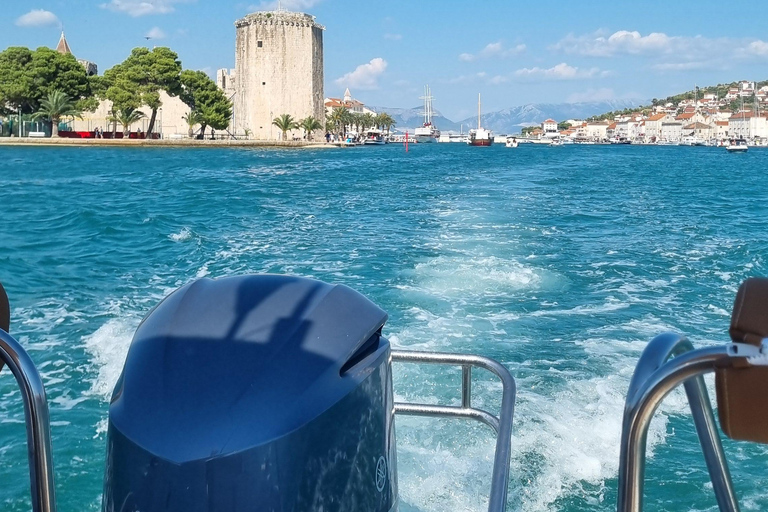 Visite privée du lagon bleu et des 3 îles en bateau à moteur