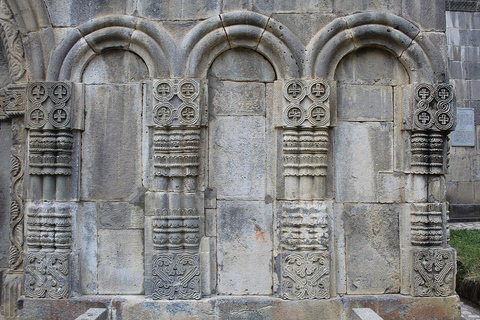 تبليسي: كنيسة مانجليسي سيوني والبحيرة ورحلة نهارية في المنتزه