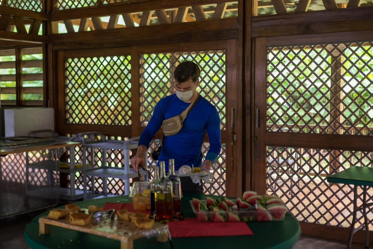 Puerto Jimenez: Parque Nacional Corcovado 2 Dias 1 Noche (boat in &amp; out)