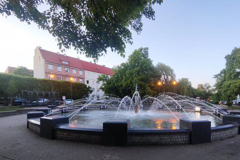 Gdańsk: Wrzeszcz and Shipyard District Private Bike Tour Golden Hour Ride – Gdańsk on evening mood Photo Stops