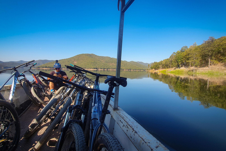 Chiang Mai: Boat Ride and Cycling Tour to Sticky Waterfall