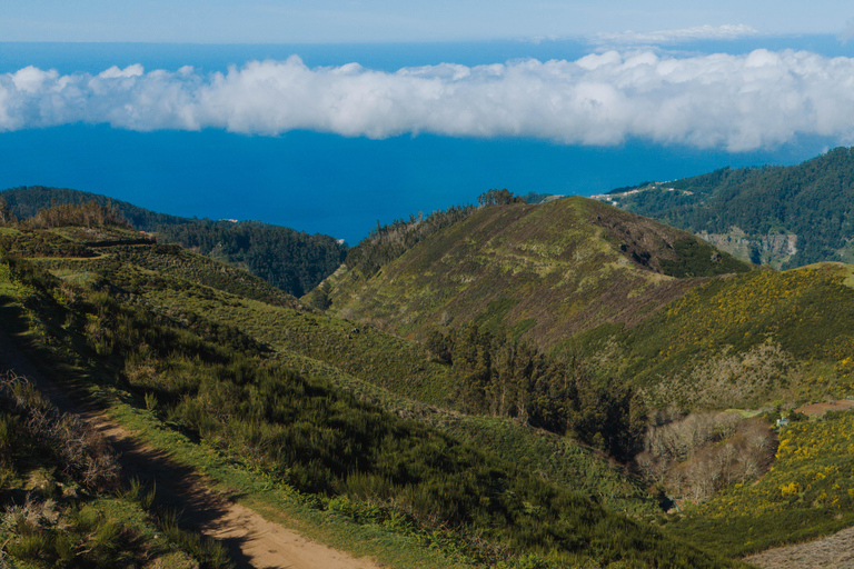 Tour de día completo en todoterreno por el oeste de Madeira, con recogidaExcursión en todoterreno por Madeira