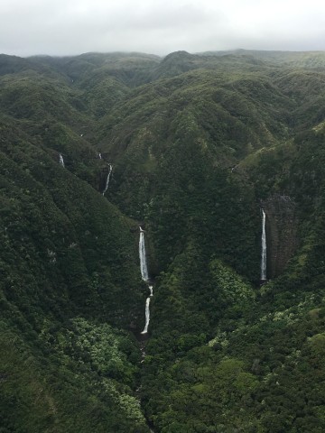 Visit DOORS OFF West Maui and Molokai Helicopter 45min tour in Maui