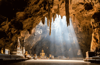 Ab Bangkok: Tagestour: Hua-Hin-Höhle, Khao Wang & Hua Hin